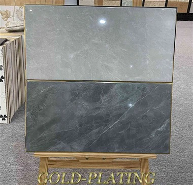 Guldporslin med dubbla stilar