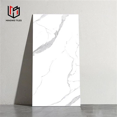 Vitguld keramiska plattor